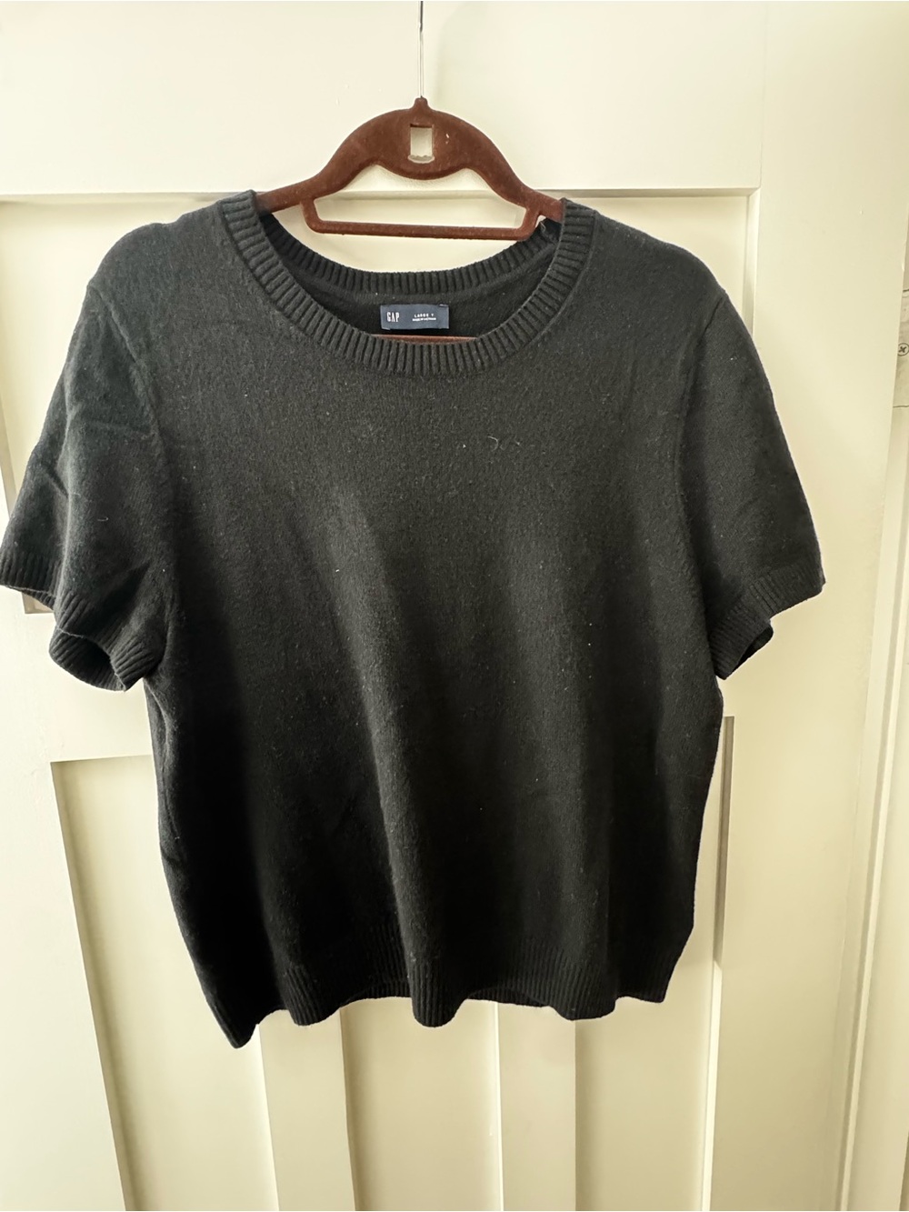 GAP Black Short Sleeve Knit Top